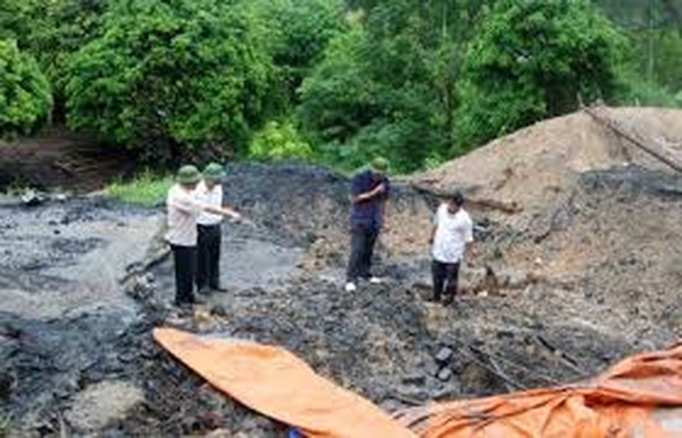 Hạ Long công khai đường dây nóng nhận tin khai thác than lậu - 1 Hạ Long công khai đường dây nóng nhận tin khai thác than lậu - 1
