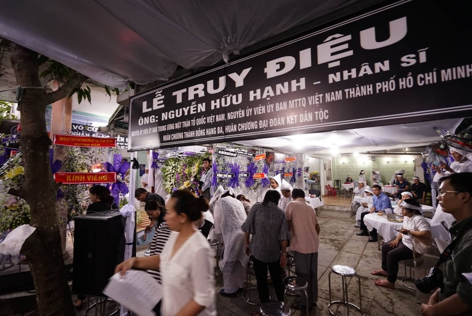 Lễ tang ông Nguyễn Hữu Hạnh: Mãi ghi nhớ những đóng góp trong cuộc kháng chiến thống nhất Tổ quốc - 6 Lễ tang ông Nguyễn Hữu Hạnh: Mãi ghi nhớ những đóng góp trong cuộc kháng chiến thống nhất Tổ quốc - 6