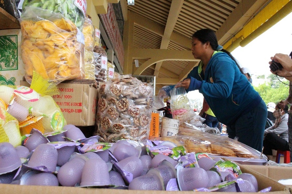 Mua thực phẩm chợ online coi chừng “tiền mất tật mang” - 2 Mua thực phẩm chợ online coi chừng “tiền mất tật mang” - 2