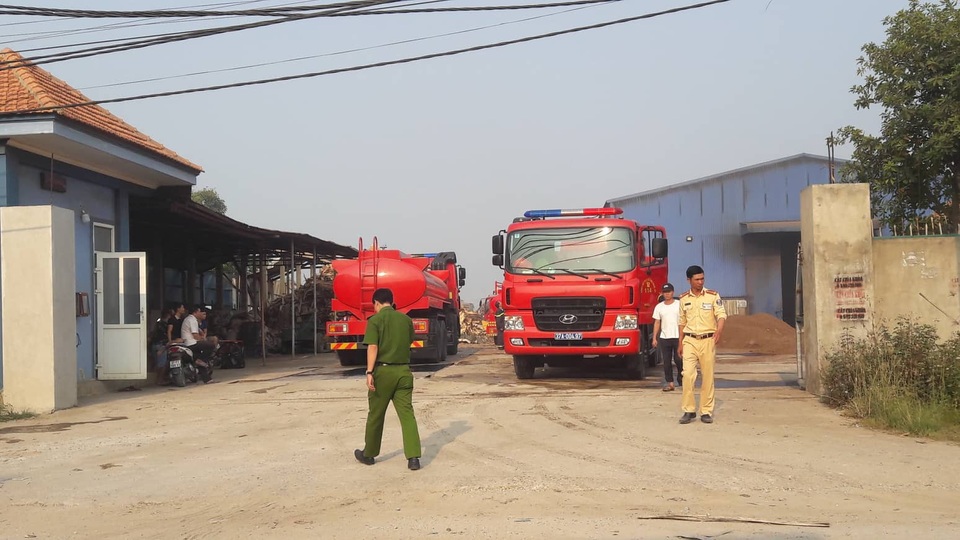 Cháy lớn tại xưởng chế biến than sạch xuất khẩu - 3