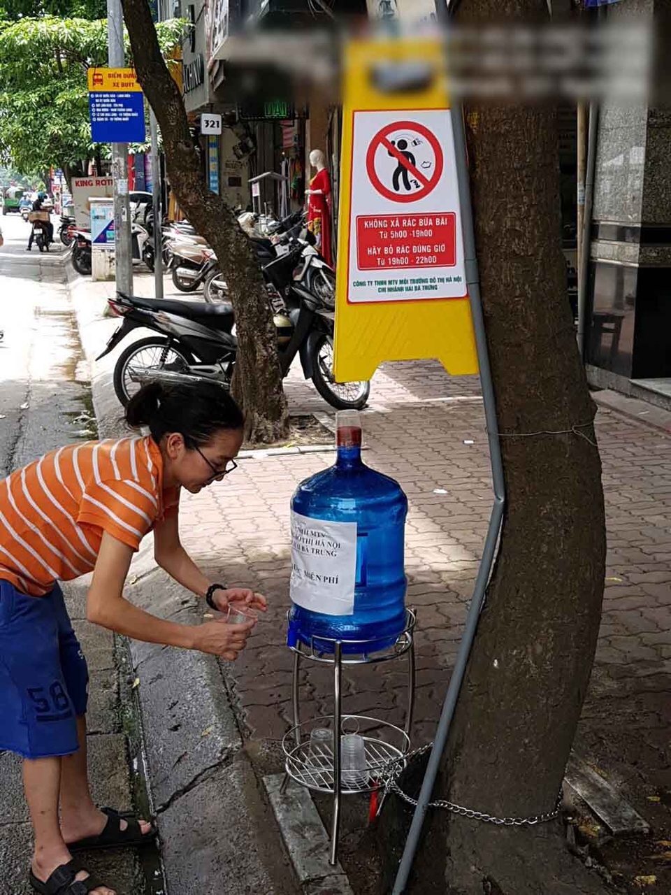 Hà Nội: Xem xét chuyển thùng rác gây ô nhiễm đi nơi khác - 5 Hà Nội: Xem xét chuyển thùng rác gây ô nhiễm đi nơi khác - 5
