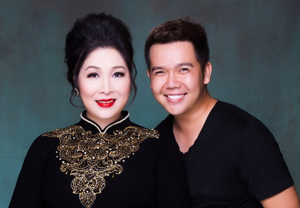 hong van .jpg Con nuôi xót cảnh NSND Hồng Vân ngày ngủ 2 tiếng để cố duy trì sân khấu - 1
