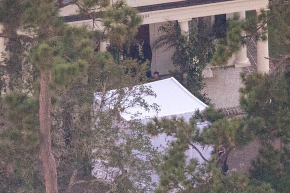 Đám cưới Justin Bieber: Cô dâu trốn trong chiếc lồng siêu to khổng lồ để tránh paparazzi - 3