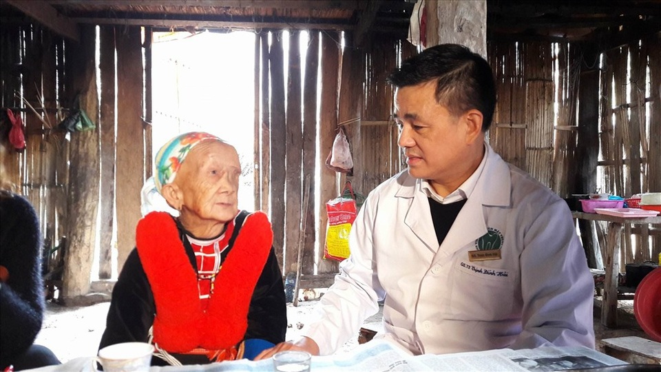 Mẹ chết ngất nhìn con chào đời mang u khủng dị thường trên mặt! - 11 Mẹ chết ngất nhìn con chào đời mang u khủng dị thường trên mặt! - 11