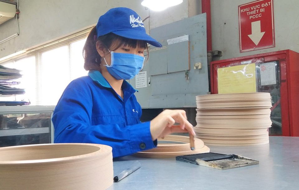 Gần 100.000 công nhân nghỉ làm việc ít nhất 1 ngày thứ 7 trong tuần - 2 Gần 100.000 công nhân nghỉ làm việc ít nhất 1 ngày thứ 7 trong tuần - 2
