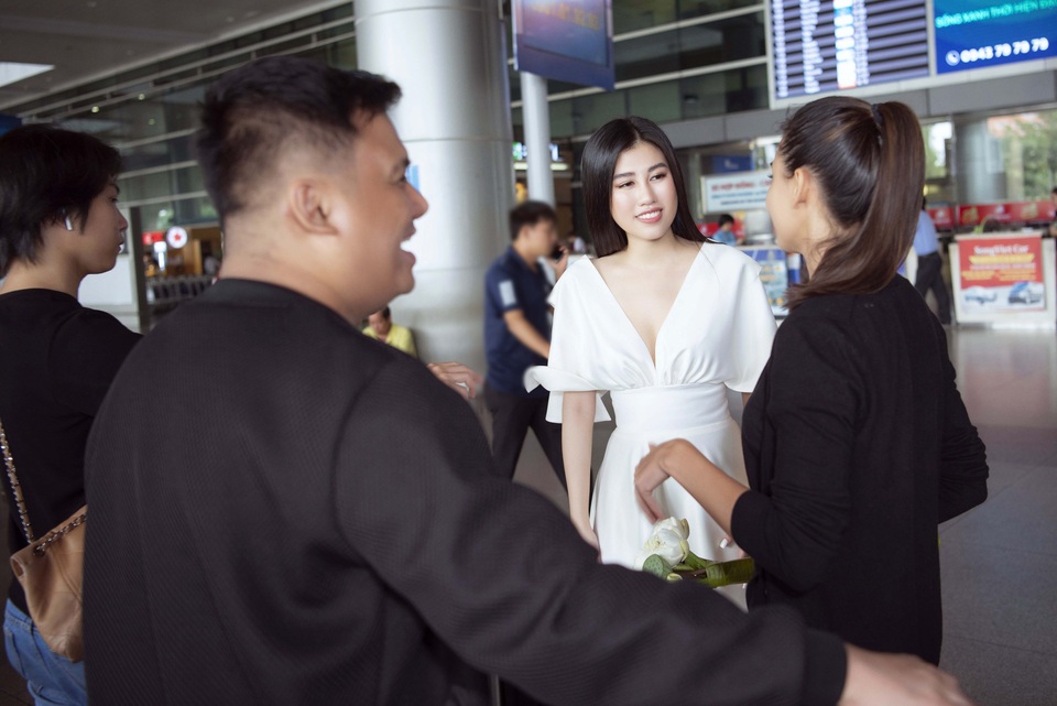 Emily Hồng Nhung đón Hoa Hậu Liên Lục Địa 2018 đến Việt Nam - 1 Emily Hồng Nhung đón Hoa Hậu Liên Lục Địa 2018 đến Việt Nam - 1