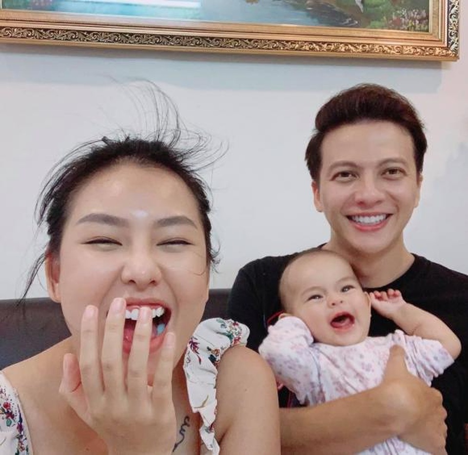 Bất ngờ trước nhan sắc quyến rũ sau sinh của bà xã diễn viên Hoàng Anh - 5 Bất ngờ trước nhan sắc quyến rũ sau sinh của bà xã diễn viên Hoàng Anh - 5