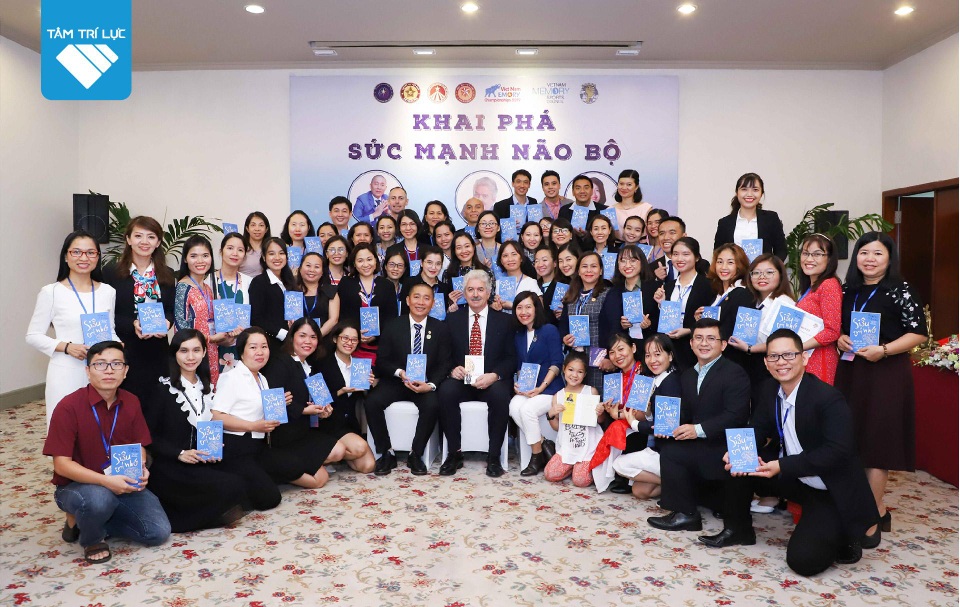 Mở rộng tư duy, nâng tầm trí tuệ người Việt cùng Dominic O’Brien, người Nghệ sĩ tài hoa của Nghệ thuật Trí nhớ - 5 Mở rộng tư duy, nâng tầm trí tuệ người Việt cùng Dominic O’Brien, người Nghệ sĩ tài hoa của Nghệ thuật Trí nhớ - 5