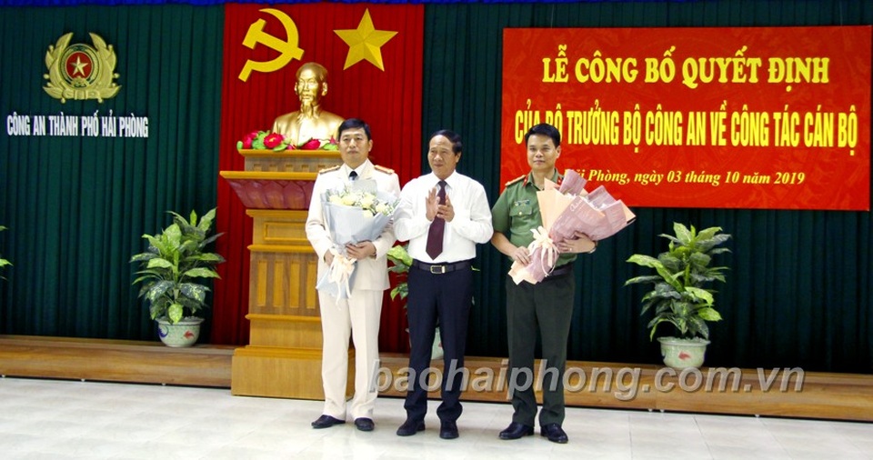 Giám đốc Công an Hải Dương được điều làm Giám đốc Công an Hải Phòng - 2 Giám đốc Công an Hải Dương được điều làm Giám đốc Công an Hải Phòng - 2