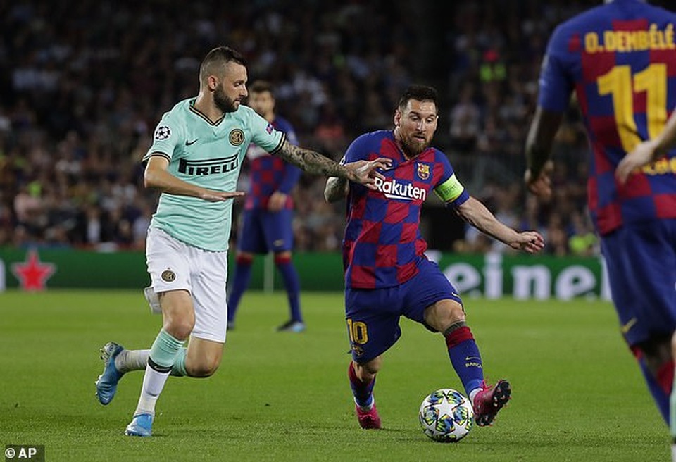 Barcelona 2-1 Inter Milan: Cú đúp của Luis Suarez - 8 Barcelona 2-1 Inter Milan: Cú đúp của Luis Suarez - 8