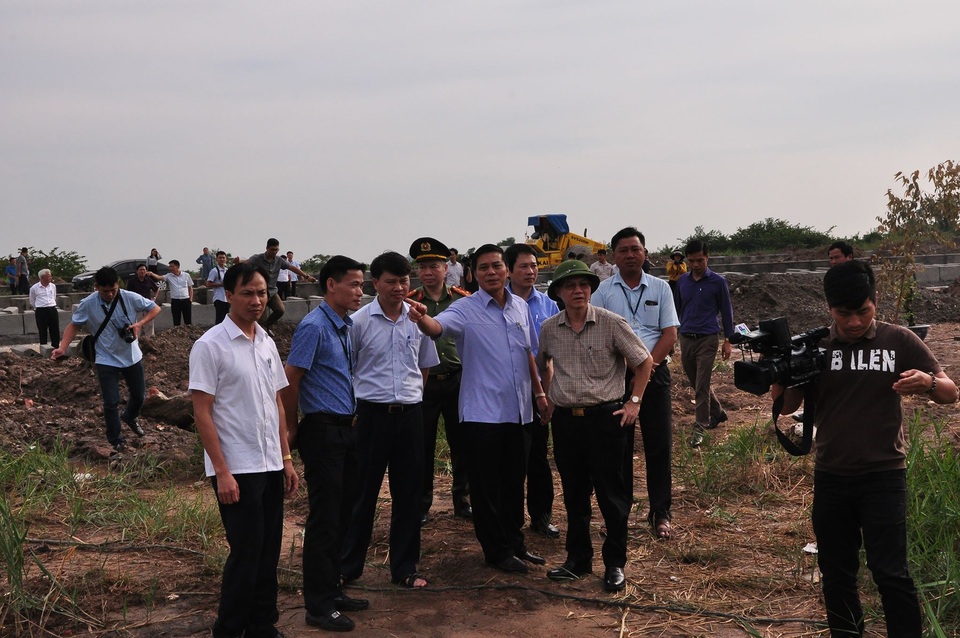 Vụ giang hồ xây tường, dựng lán chiếm đất: Cưỡng chế tháo dỡ - 5 Vụ giang hồ xây tường, dựng lán chiếm đất: Cưỡng chế tháo dỡ - 5