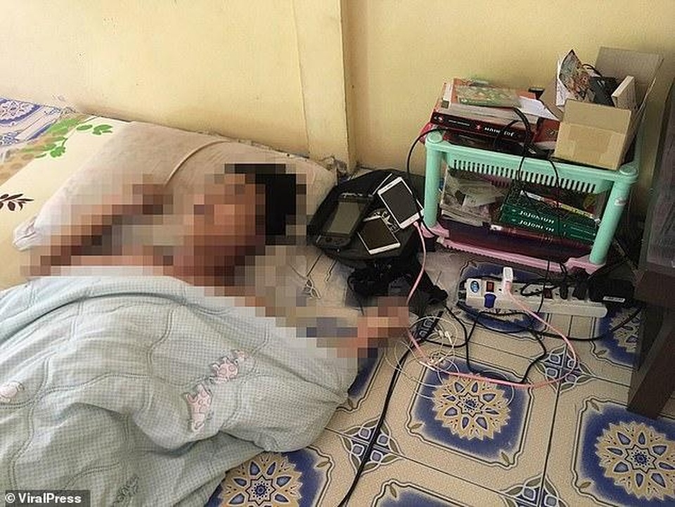 Bị điện giật vì chơi điện tử trên điện thoại đang sạc pin - 1 Bị điện giật vì chơi điện tử trên điện thoại đang sạc pin - 1