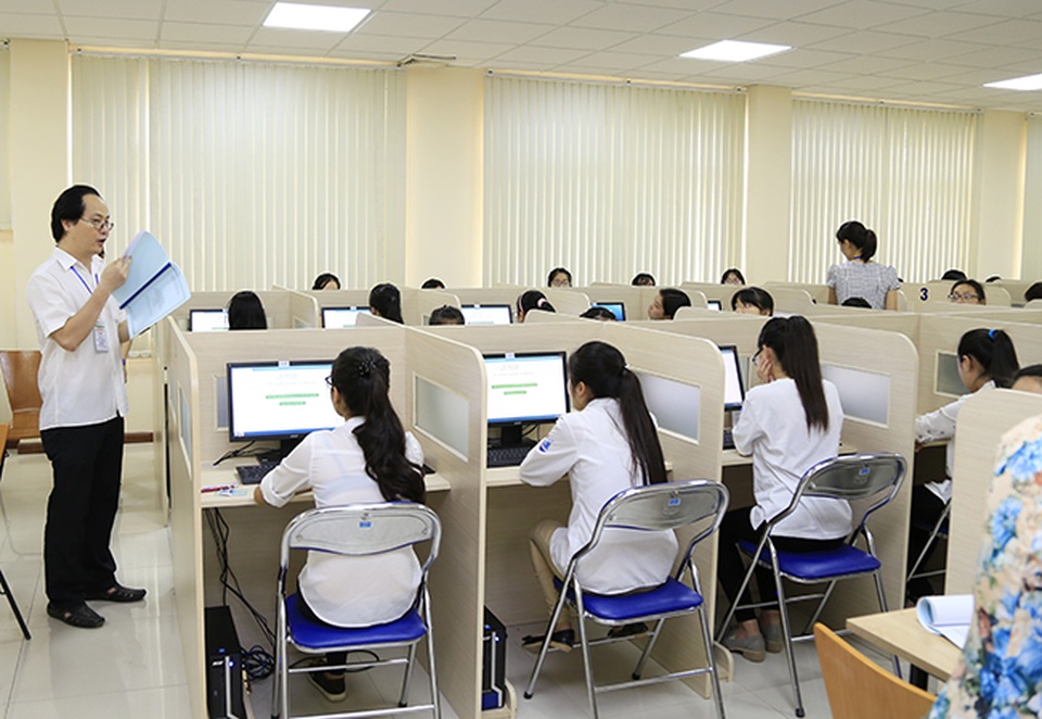 Thi THPT quốc gia trên máy tính: Phải chấp nhận không có bài luận trong đề thi trắc nghiệm! - 5 Thi THPT quốc gia trên máy tính: Phải chấp nhận không có bài luận trong đề thi trắc nghiệm! - 5
