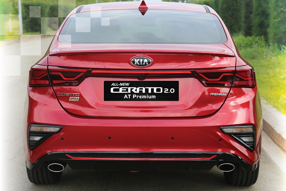 Kia Cerato 2.0 AT Premium phiên bản nâng cấp - Năng động hơn, thể thao hơn - 3 Kia Cerato 2.0 AT Premium phiên bản nâng cấp - Năng động hơn, thể thao hơn - 3