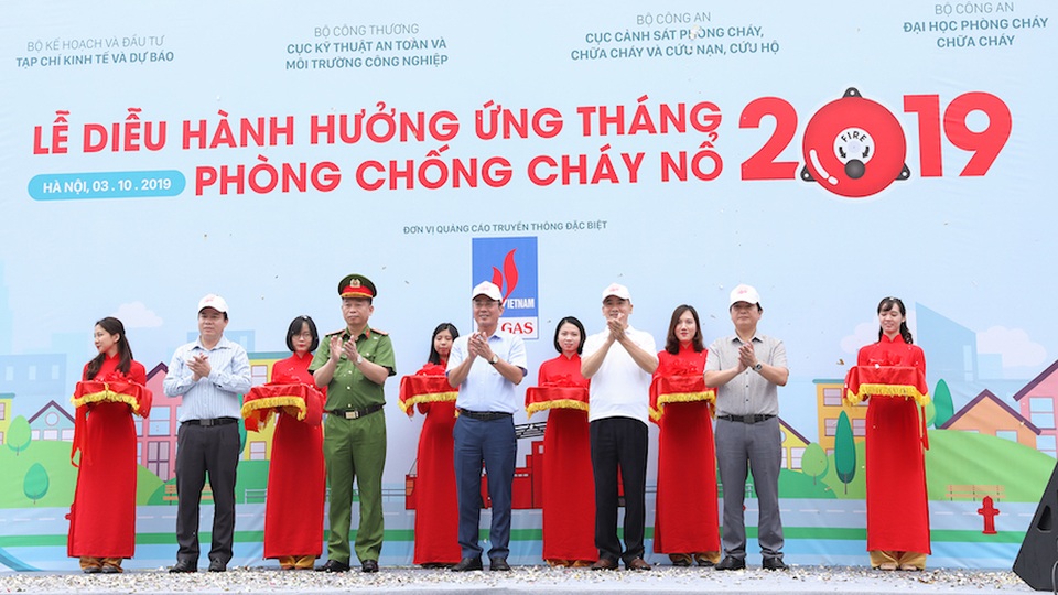 Lễ diễu hành hưởng ứng Tháng phòng chống cháy nổ 2019 - 1 Lễ diễu hành hưởng ứng Tháng phòng chống cháy nổ 2019 - 1