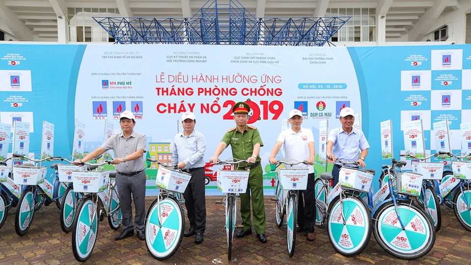 Lễ diễu hành hưởng ứng Tháng phòng chống cháy nổ 2019 - 2 Lễ diễu hành hưởng ứng Tháng phòng chống cháy nổ 2019 - 2