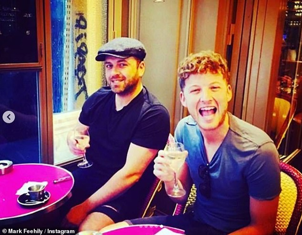 Thành viên nhóm Westlife và bạn trai đồng tính lên chức bố - 4 Thành viên nhóm Westlife và bạn trai đồng tính lên chức bố - 4