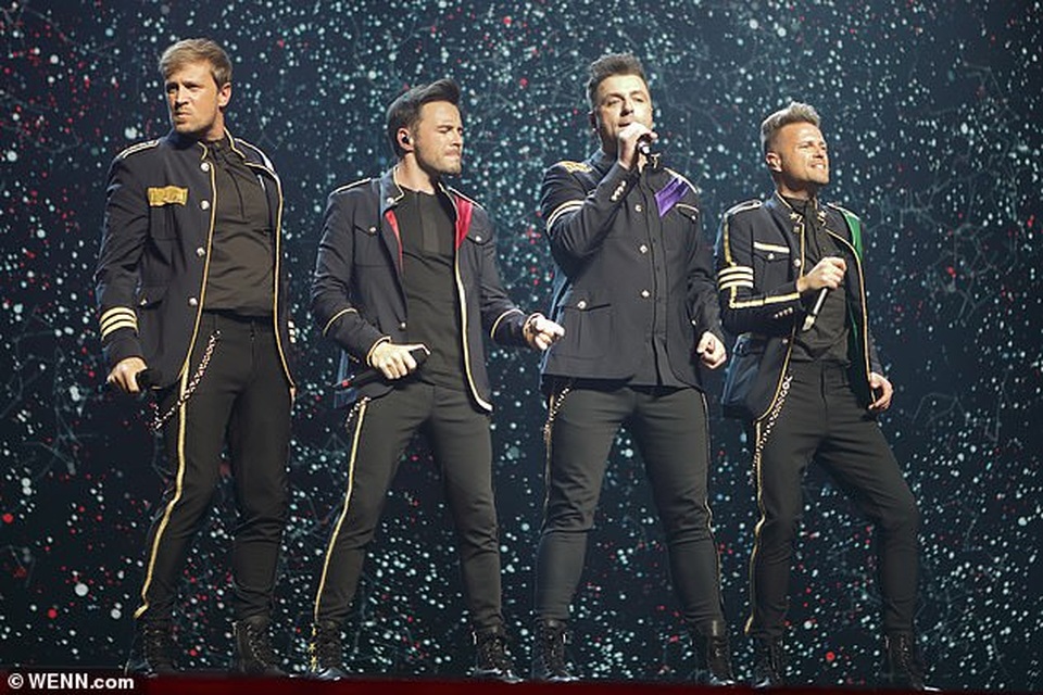 Thành viên nhóm Westlife và bạn trai đồng tính lên chức bố - 5 Thành viên nhóm Westlife và bạn trai đồng tính lên chức bố - 5
