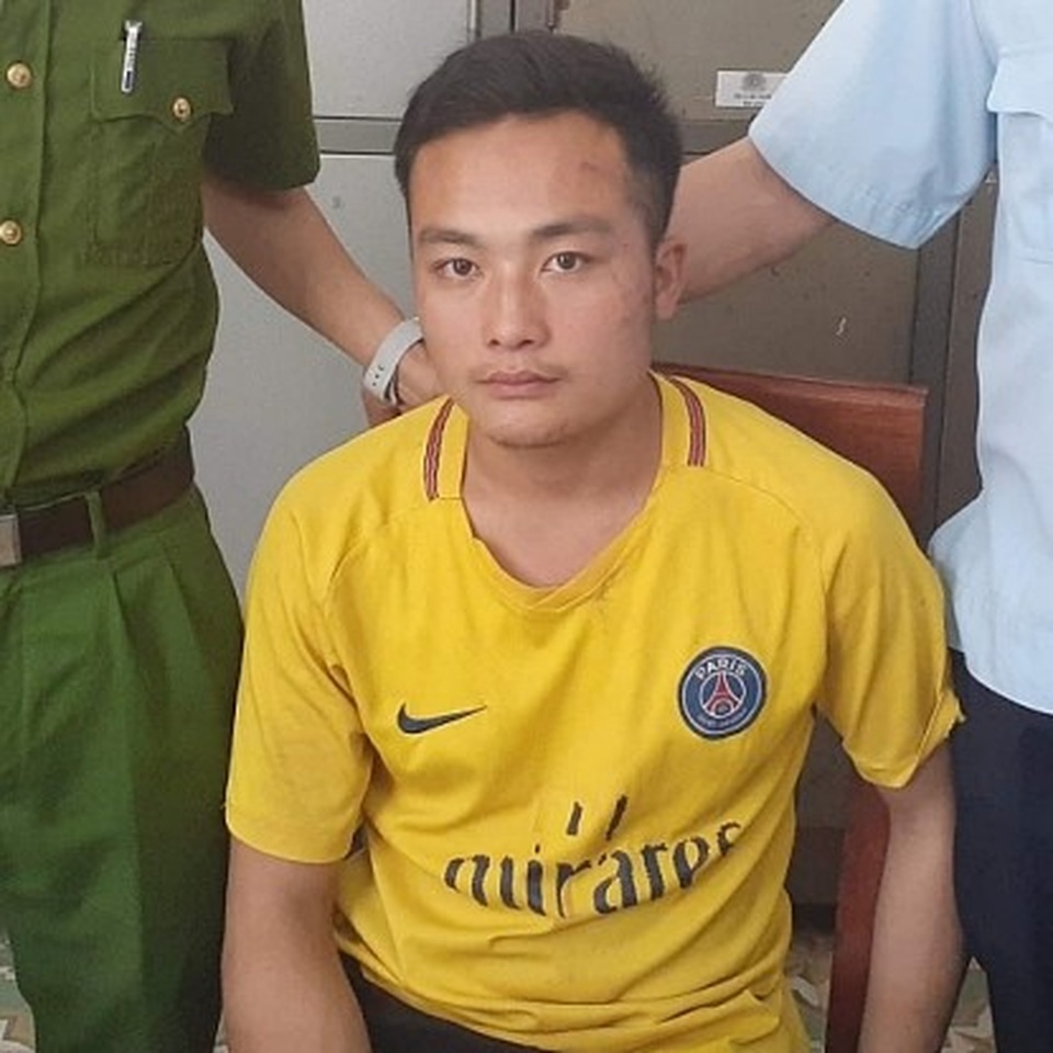 Mang 4kg ma túy đá để lấy 1.000 USD - 1