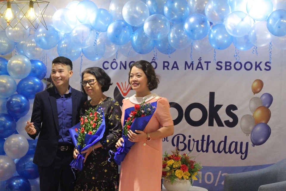 Công ty Cổ phần Sbooks kỷ niệm 1 năm thành lập - 2 Công ty Cổ phần Sbooks kỷ niệm 1 năm thành lập - 2