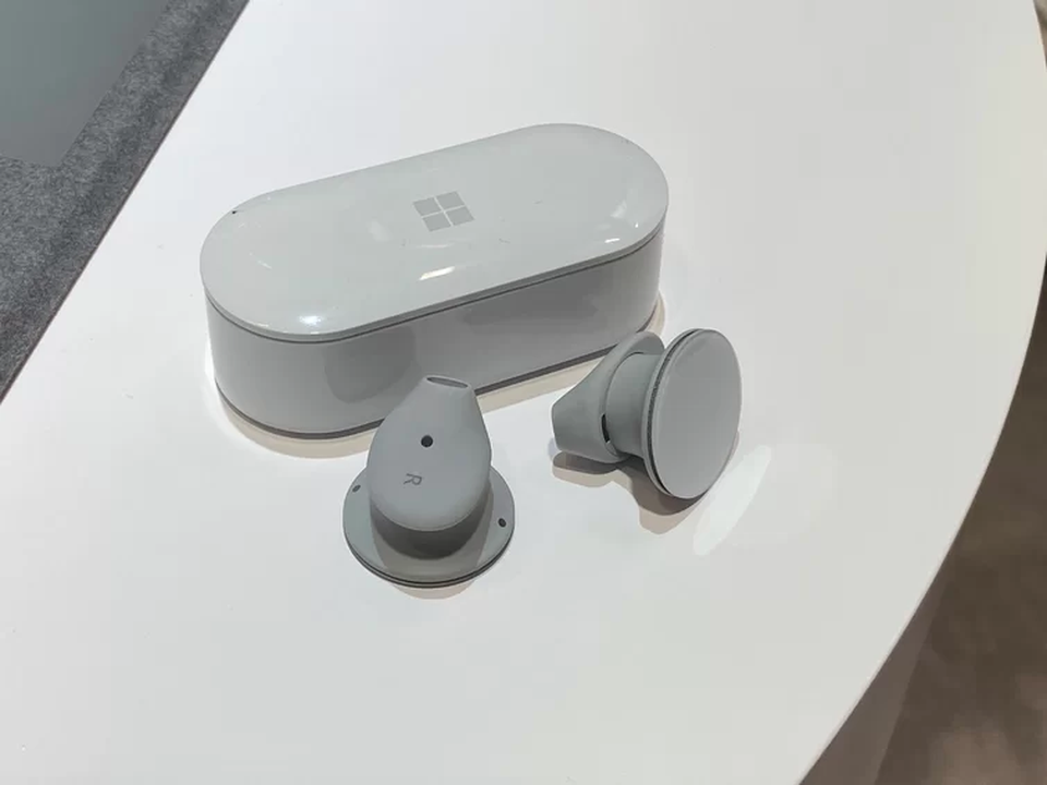 Microsoft trình làng loạt máy tính Surface mới cùng tai nghe không dây với nhiều tính năng thông minh - 4 Microsoft trình làng loạt máy tính Surface mới cùng tai nghe không dây với nhiều tính năng thông minh - 4