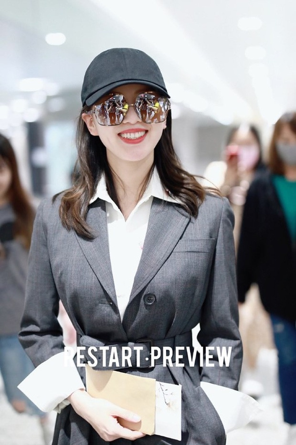 Nhan sắc mặn mà, quyến rũ của “mẹ bỉm sữa” Cao Viên Viên và Lưu Thi Thi - 7