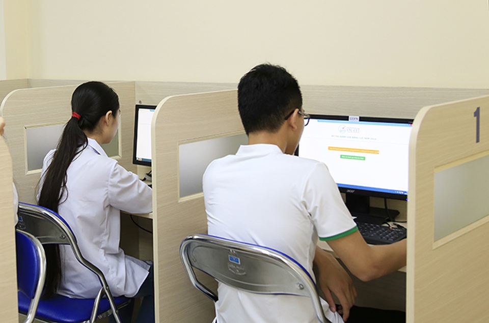 Thi THPT quốc gia trên máy tính: Phải chấp nhận không có bài luận trong đề thi trắc nghiệm! - 3 Thi THPT quốc gia trên máy tính: Phải chấp nhận không có bài luận trong đề thi trắc nghiệm! - 3