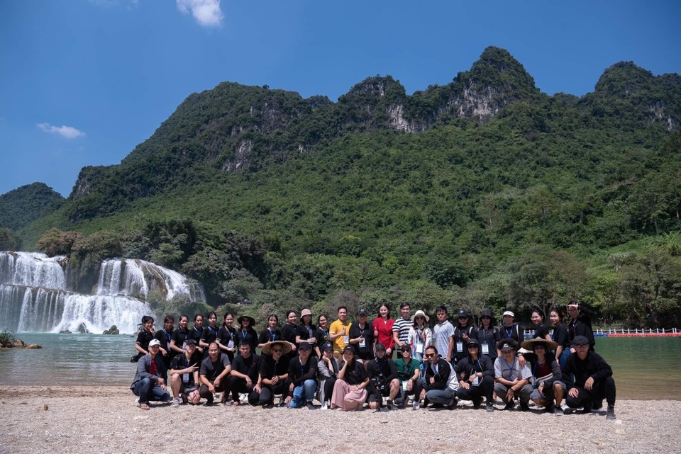 Đạo diễn Nguyễn Việt Thanh: “Thí sinh Người đẹp du lịch non nước Cao Bằng rất đẹp” - 4 Đạo diễn Nguyễn Việt Thanh: “Thí sinh Người đẹp du lịch non nước Cao Bằng rất đẹp” - 4