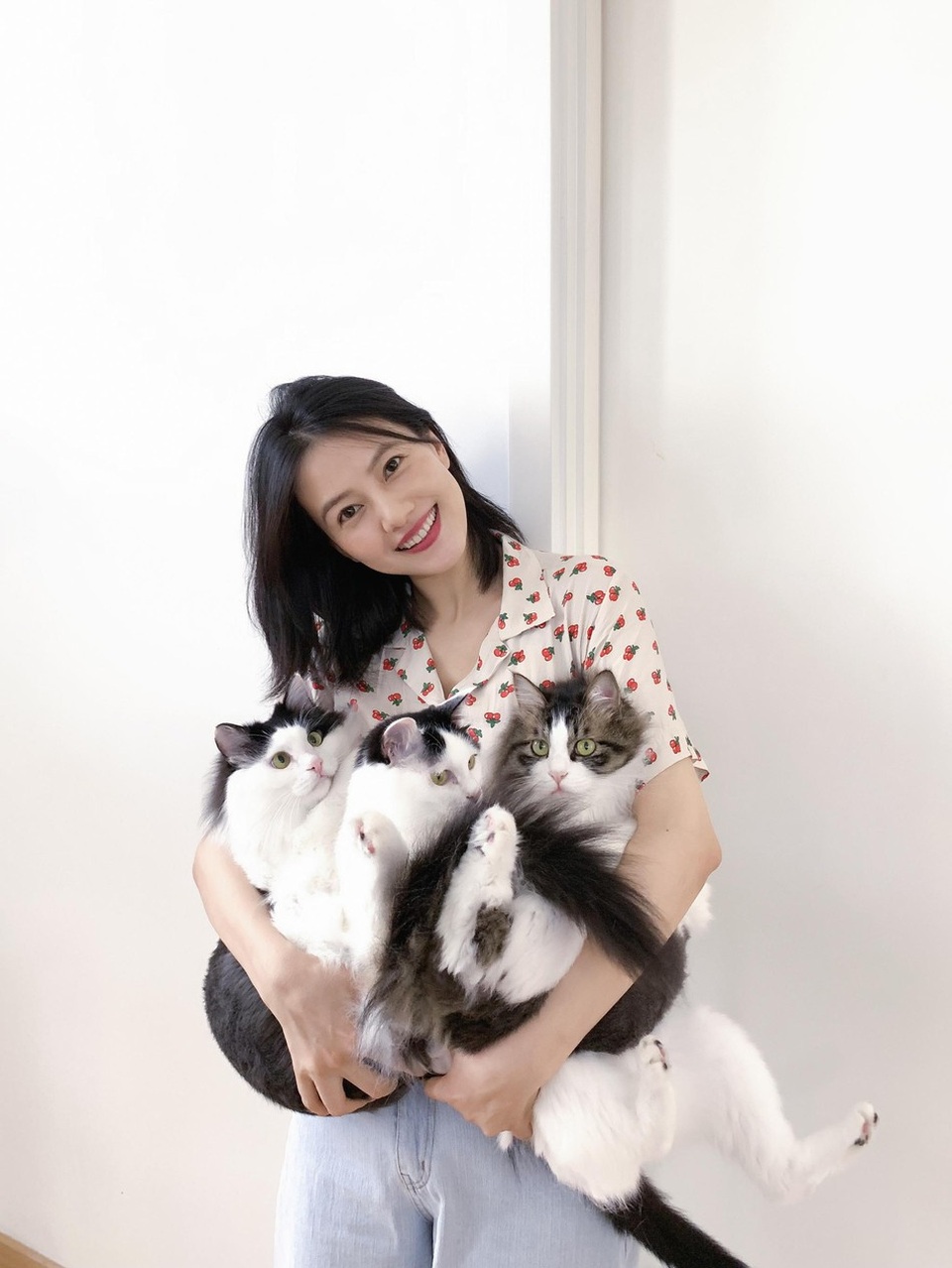 Nhan sắc mặn mà, quyến rũ của “mẹ bỉm sữa” Cao Viên Viên và Lưu Thi Thi - 1