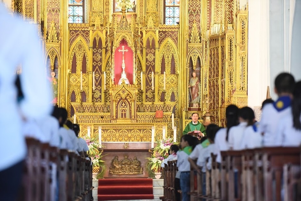 Chiêm ngưỡng vương cung thánh đường đẹp không kém trời Tây ở Việt Nam - 12 Chiêm ngưỡng vương cung thánh đường đẹp không kém trời Tây ở Việt Nam - 12