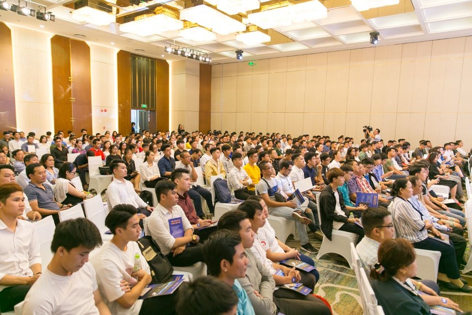 Giới trẻ Việt khắp thế giới đổ về Việt Nam học phi công - 7 Giới trẻ Việt khắp thế giới đổ về Việt Nam học phi công - 7