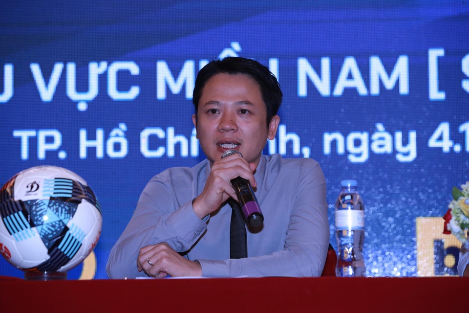 SPL-S2: Sân khấu “phủi” bậc nhất Sài thành đã trở lại - 4 SPL-S2: Sân khấu “phủi” bậc nhất Sài thành đã trở lại - 4