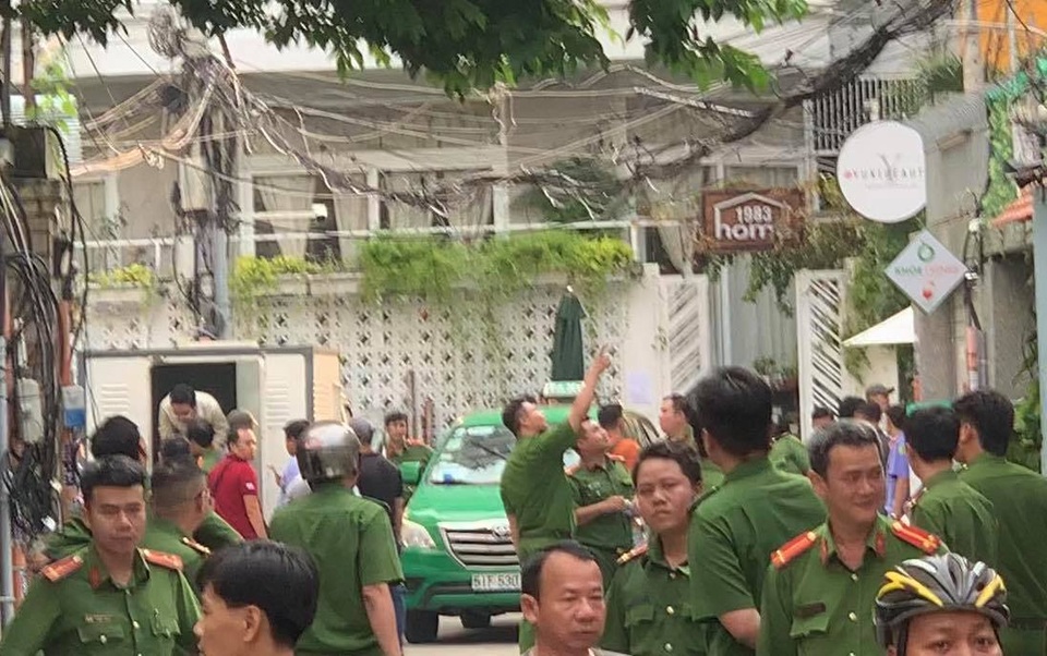 Thực nghiệm hiện trường vụ thẩm phán, giảng viên xâm phạm chỗ ở người khác - 1 Thực nghiệm hiện trường vụ thẩm phán, giảng viên xâm phạm chỗ ở người khác - 1