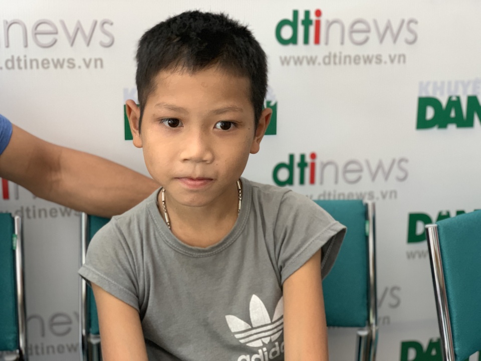Có tiền rồi em lại đưa con vào viện K điều trị - 1 Có tiền rồi em lại đưa con vào viện K điều trị - 1