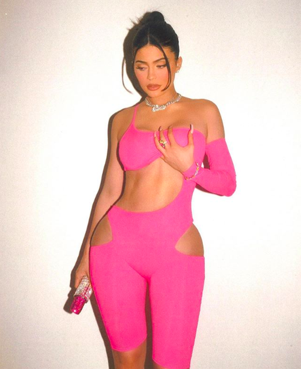 Nữ tỉ phú tự thân trẻ nhất thế giới Kylie Jenner chia tay bạn trai vì kẻ thứ ba? - 2 Nữ tỉ phú tự thân trẻ nhất thế giới Kylie Jenner chia tay bạn trai vì kẻ thứ ba? - 2