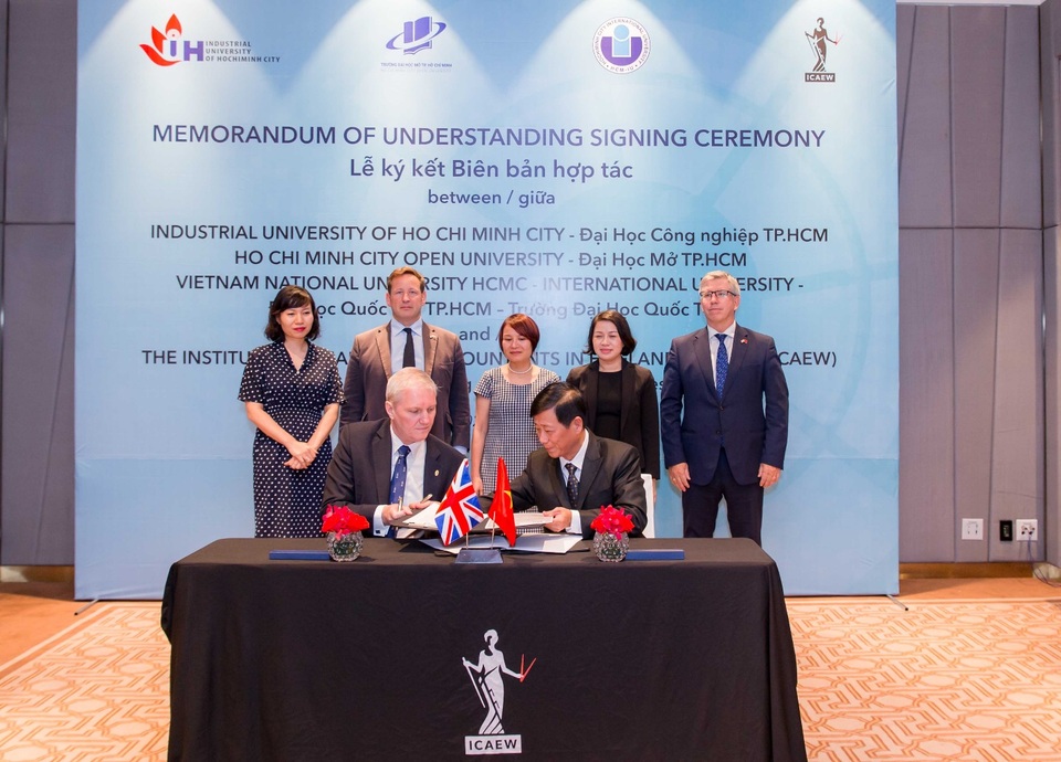 Đại học Công nghiệp TP.HCM sẽ tích hợp một số môn ICAEW CFAB vào đào tạo cho sinh viên nhà trường - 1 Đại học Công nghiệp TP.HCM sẽ tích hợp một số môn ICAEW CFAB vào đào tạo cho sinh viên nhà trường - 1