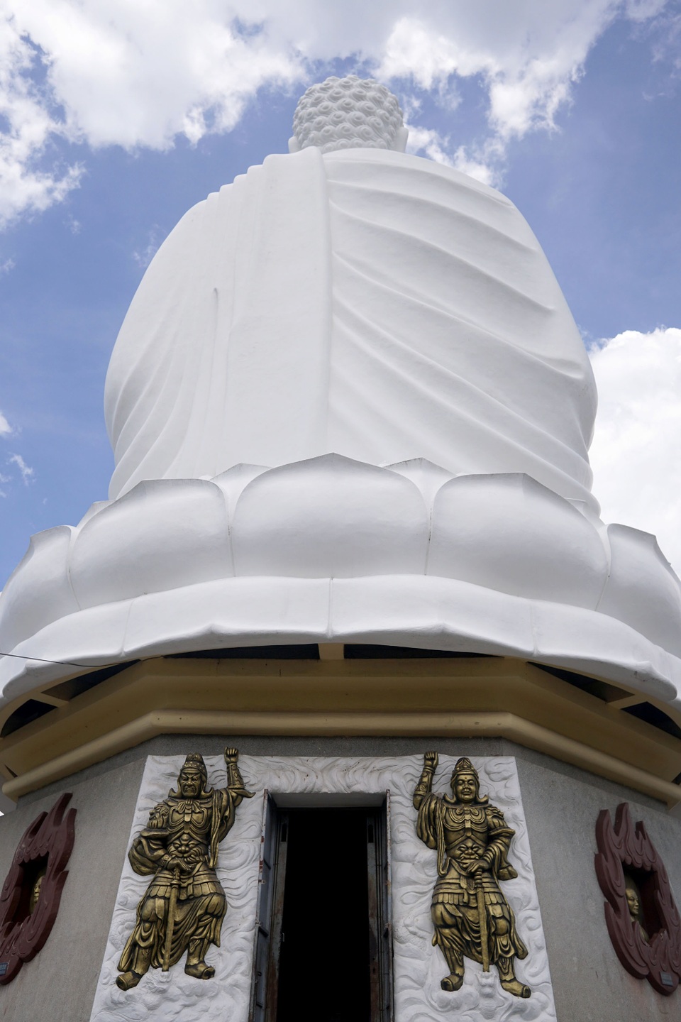 Chùa Long Sơn.jpg Chùa Long Sơn.jpg