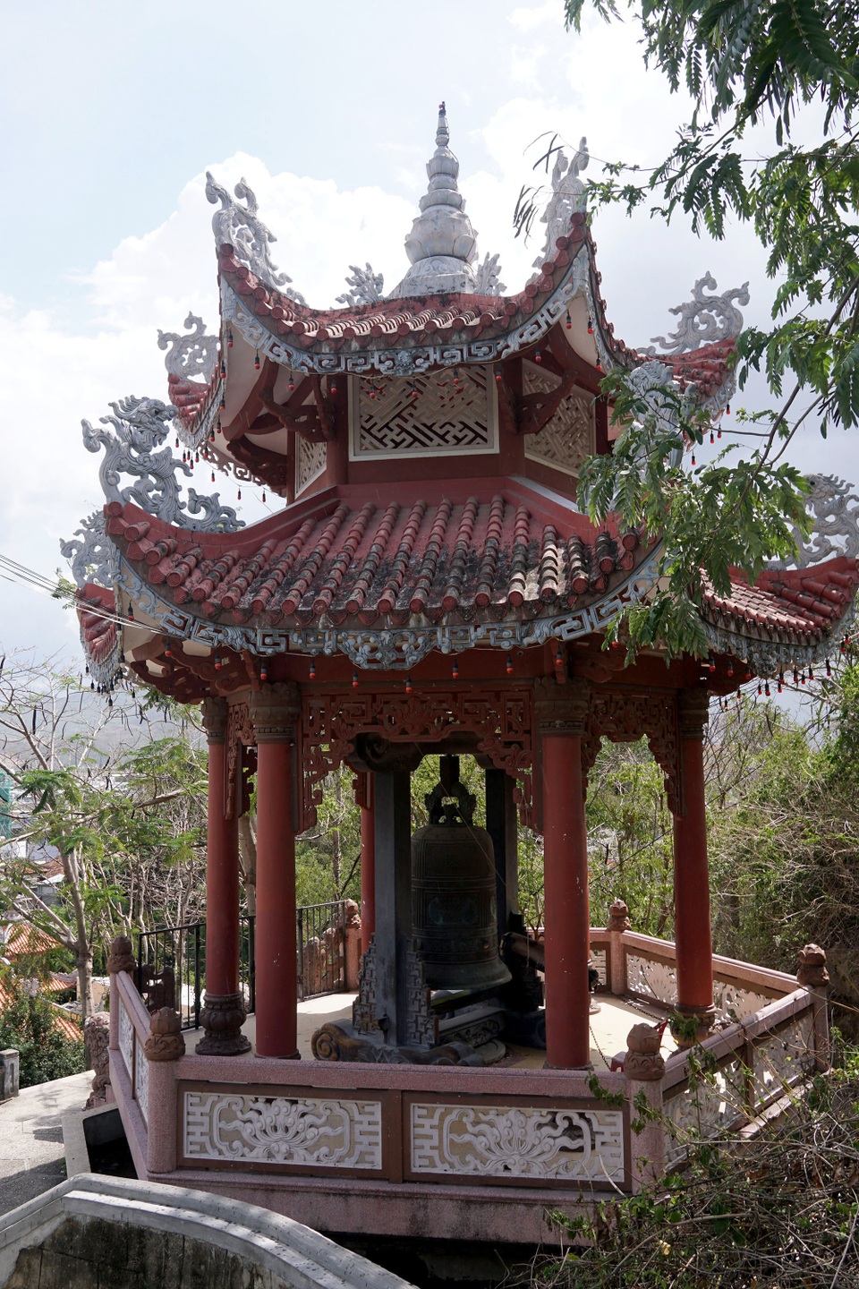 Chùa Long Sơn.jpg Chùa Long Sơn.jpg