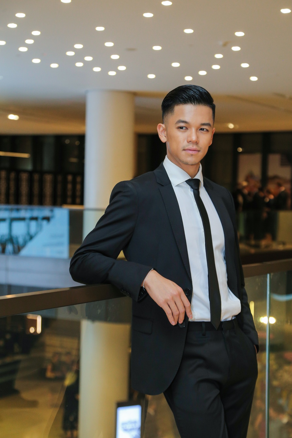 Trọng Hiếu lịch lãm khi trình diễn quốc ca Việt Nam và Đức - 3 Trọng Hiếu lịch lãm khi trình diễn quốc ca Việt Nam và Đức - 3