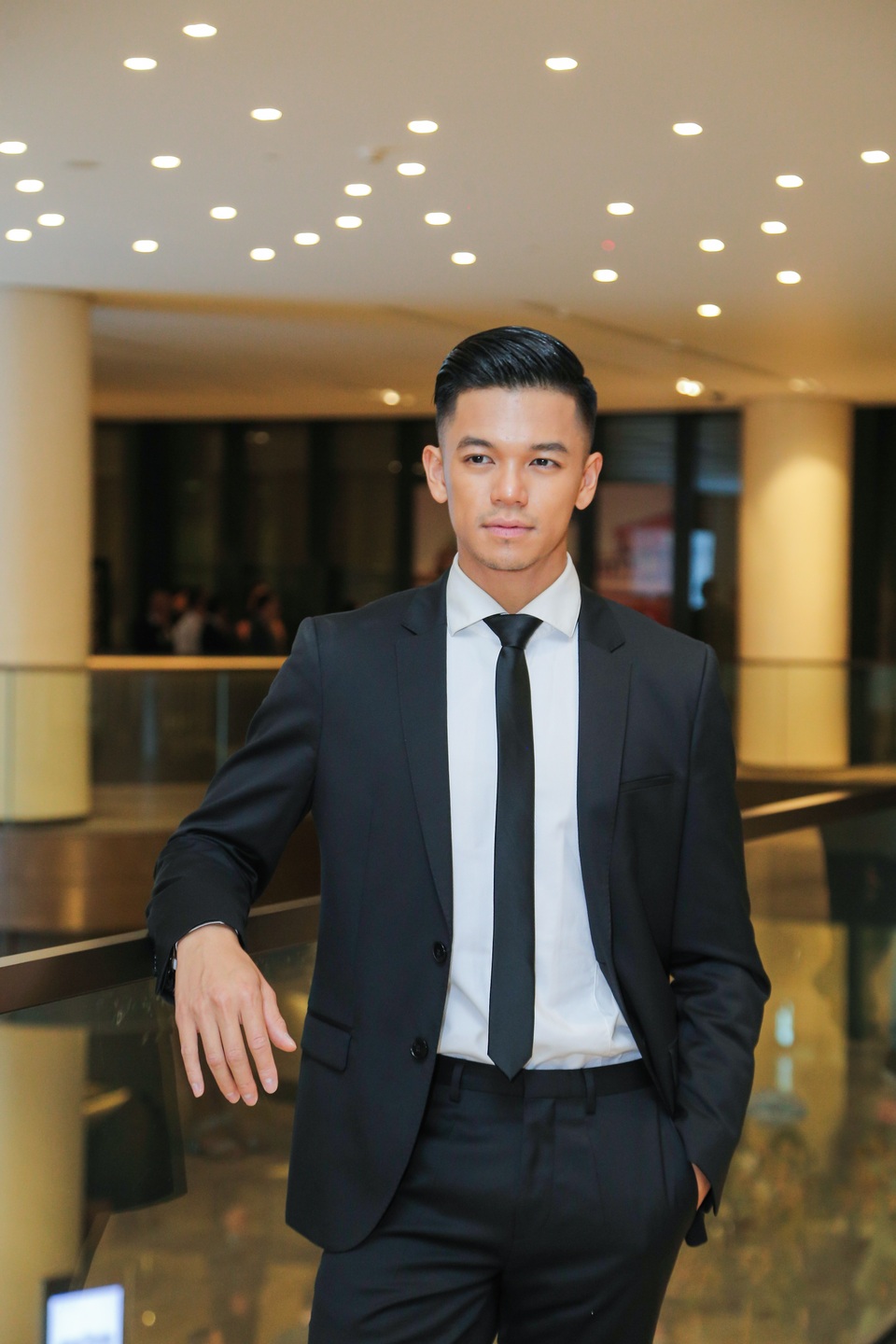 Trọng Hiếu lịch lãm khi trình diễn quốc ca Việt Nam và Đức - 4 Trọng Hiếu lịch lãm khi trình diễn quốc ca Việt Nam và Đức - 4