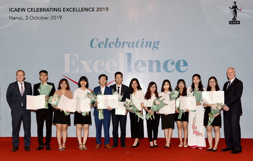 Viện Kế toán Công chứng Anh và xứ Wales - ICAEW tổ chức Lễ tốt nghiệp và trao chứng chỉ quốc tế cho 31 học viên Việt Nam - 1 Viện Kế toán Công chứng Anh và xứ Wales - ICAEW tổ chức Lễ tốt nghiệp và trao chứng chỉ quốc tế cho 31 học viên Việt Nam - 1