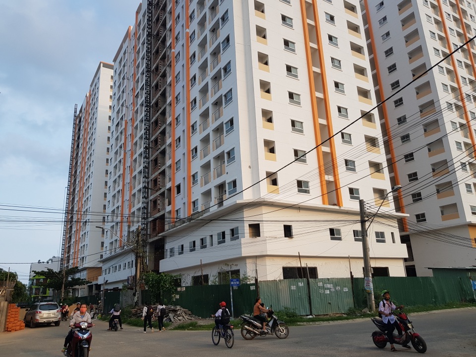 Vay gói 30.000 tỷ đồng để mua nhà ở xã hội: Cư dân “thấm đòn” vì chủ đầu tư chây ì giao nhà - 1 Vay gói 30.000 tỷ đồng để mua nhà ở xã hội: Cư dân “thấm đòn” vì chủ đầu tư chây ì giao nhà - 1