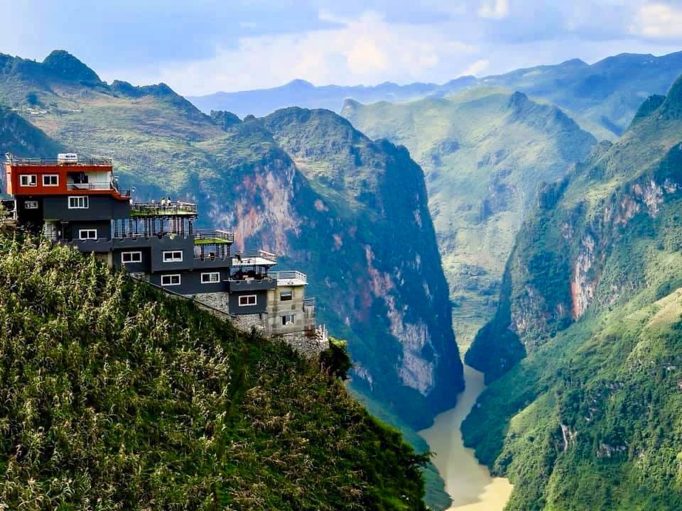 Bộ Văn hoá lên tiếng về công trình xây dựng trái phép trên đèo Mã Pì Lèng - 1 Bộ Văn hoá lên tiếng về công trình xây dựng trái phép trên đèo Mã Pì Lèng - 1