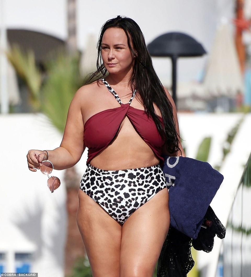 Giảm 19 kg, Chanelle Hayes tự tin diện áo tắm - 4 Giảm 19 kg, Chanelle Hayes tự tin diện áo tắm - 4