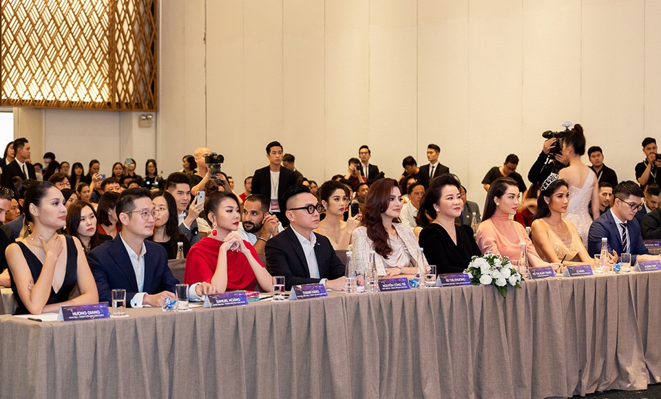 Thanh Hằng, Hoàng Thùy nổi bật hơn top 60 thí sinh Hoa hậu Hoàn vũ - 6