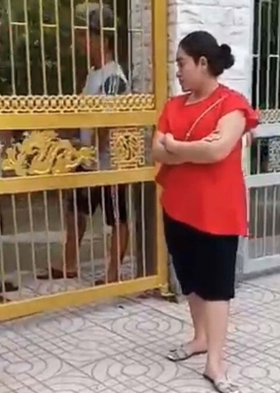 Hy hữu: Mẹ đi thăm con bị vu khống lấy cắp 1,4 tỷ đồng - 2 Hy hữu: Mẹ đi thăm con bị vu khống lấy cắp 1,4 tỷ đồng - 2