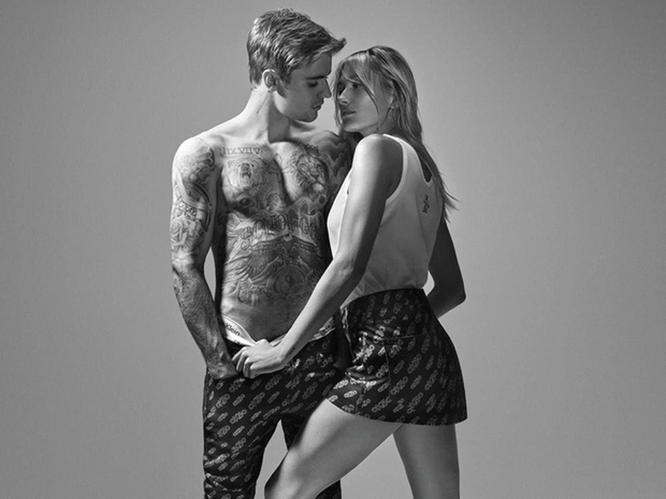 Sau đám cưới triệu đô, vợ chồng Justin Bieber tung MV “tình bể tình” - 2 Sau đám cưới triệu đô, vợ chồng Justin Bieber tung MV “tình bể tình” - 2