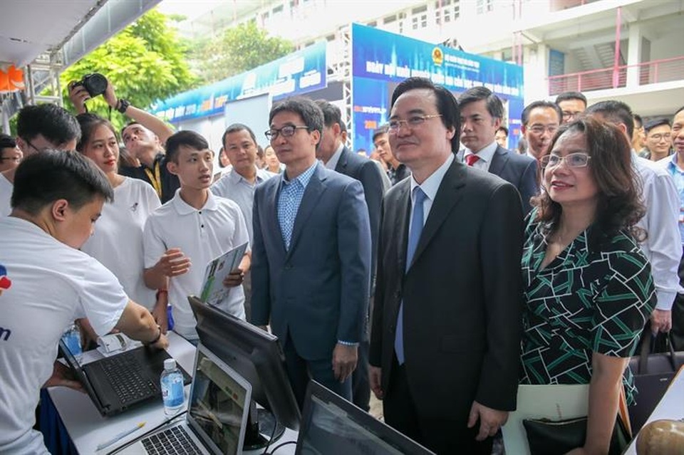 Phó Thủ tướng Vũ Đức Đam: Hỗ trợ sinh viên khởi nghiệp không phải để tạo ra các tỷ phú - 5 Phó Thủ tướng Vũ Đức Đam: Hỗ trợ sinh viên khởi nghiệp không phải để tạo ra các tỷ phú - 5