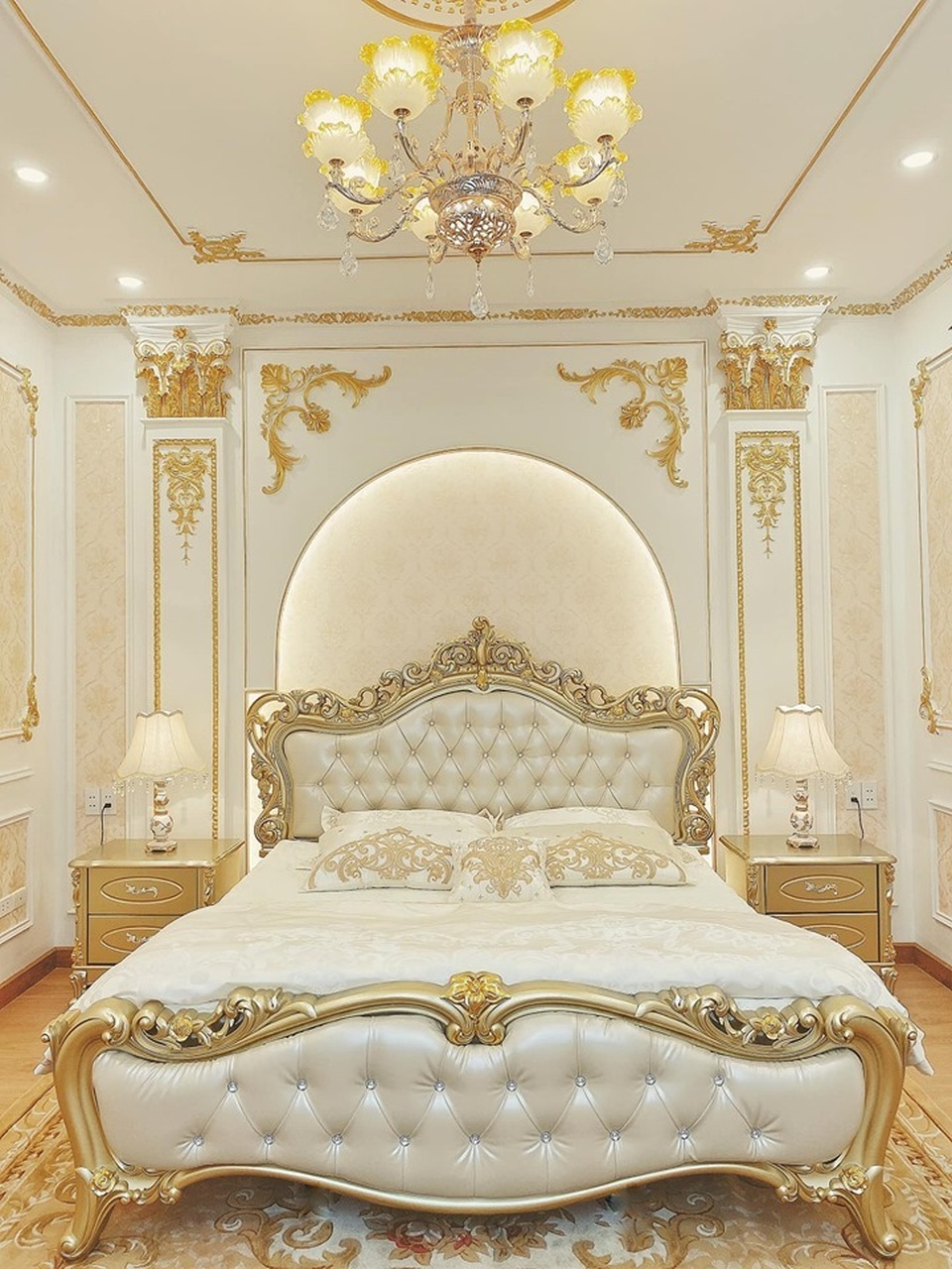 Nữ giảng viên quyến rũ, đeo vàng trĩu cổ trong ngày lên xe hoa - 7 Nữ giảng viên quyến rũ, đeo vàng trĩu cổ trong ngày lên xe hoa - 7