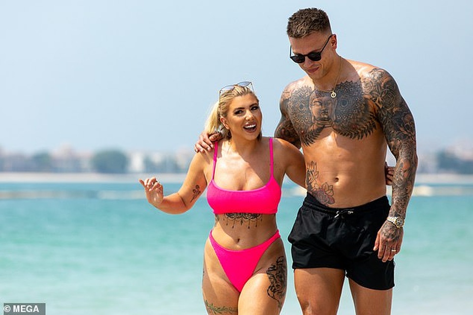 Olivia Buckland và chồng khoe dáng chắc khỏe cùng loạt hình xăm khủng - 8 Olivia Buckland và chồng khoe dáng chắc khỏe cùng loạt hình xăm khủng - 8
